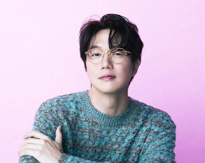 옥주현 이어 <b>성시경</b>도… 14년간 1인 기획사 <b>미등록</b> 운영