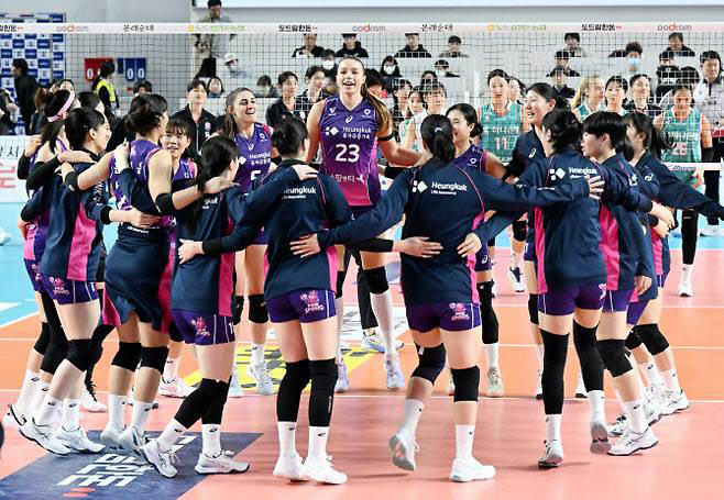 프로배구 <b>여자부 컵대회</b>는 정상 진행…외국인 선수는 출전 않기로
