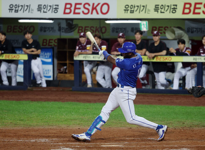 삼성 <b>디아즈</b>, 최다 타점·외인 최다 홈런 <b>신기록</b>