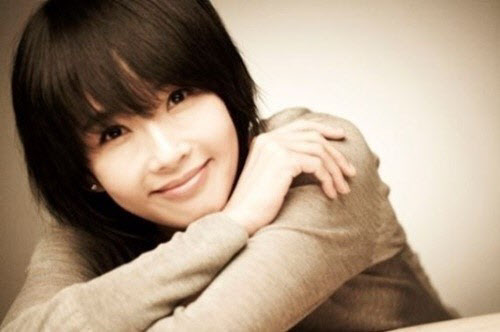 "여전히 그리운 얼굴" 故 <b>최진실</b>, <b>17주기</b>…딸 <b>최준희</b>도 추모