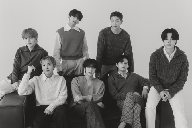 BTS '봄날', 美 <b>롤링스톤</b> 선정 '<b>21세기 최고의 노래</b>' 37위