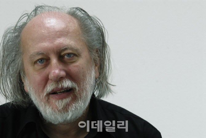 <b>노벨문학상</b>에 '사탄탱고' <b>크러스너호르커이 라슬로</b>(2보)