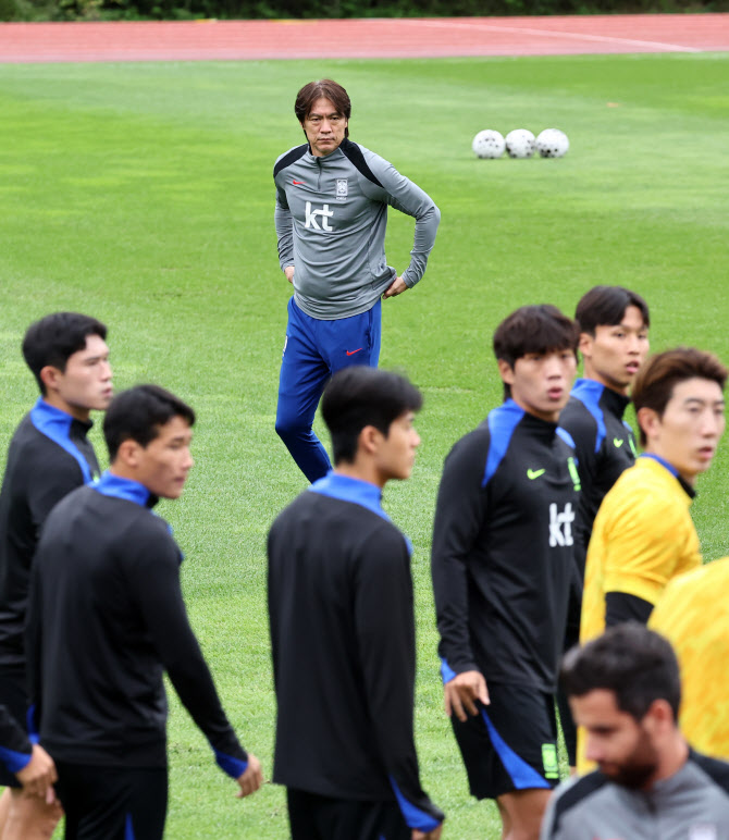 <b>홍명보</b>호, 대패 후유증 넘고 <b>파라과이전</b> 향해 달린다