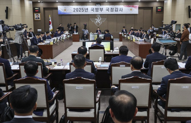 안규백 "주한미군은 대북 억지력 한정"…軍 개혁·내란 <b>논란</b> '도마위'