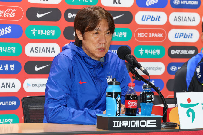 <b>홍명보호</b>, <b>파라과이전</b>서 다시 스리백... “지금 단점 나와야 해”