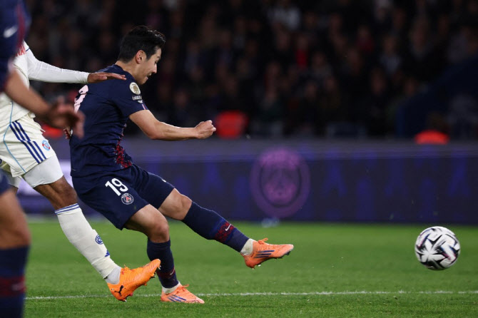 '<b>골대</b> 불운+결승골 견인' <b>이강인</b>, 풀타임 활약...PSG 극적 무승부