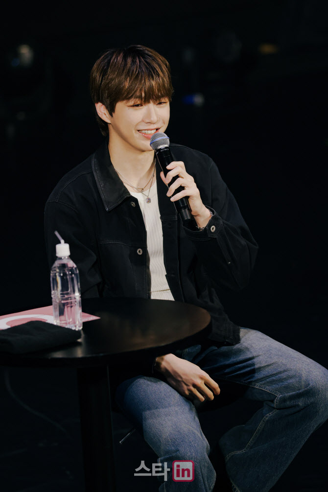 <b>강다니엘</b>, 일본서 <b>팬미팅</b>…신곡 '<b>수채화</b>' 무대 최초 공개