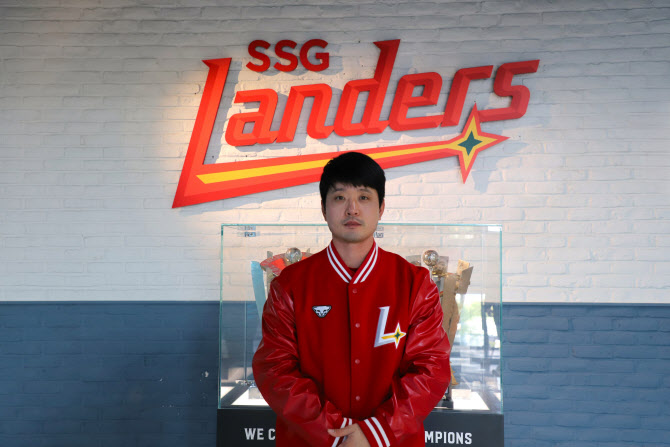 'SSG 원클럽맨' 내야수 <b>김성현</b>, <b>플레잉코치</b>로 변신