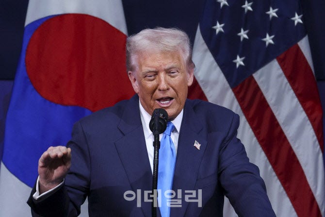 [속보] <b>트럼프</b> “<b>엔비디아 블랙웰</b> AI칩, 다른 이들에게 제공안해”