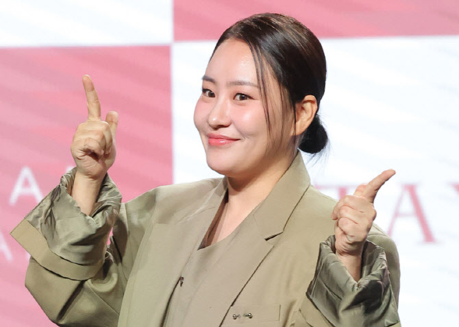 <b>어반자카파</b>, '수지 얼굴보며 쓴 노래'로 반가운 귀환