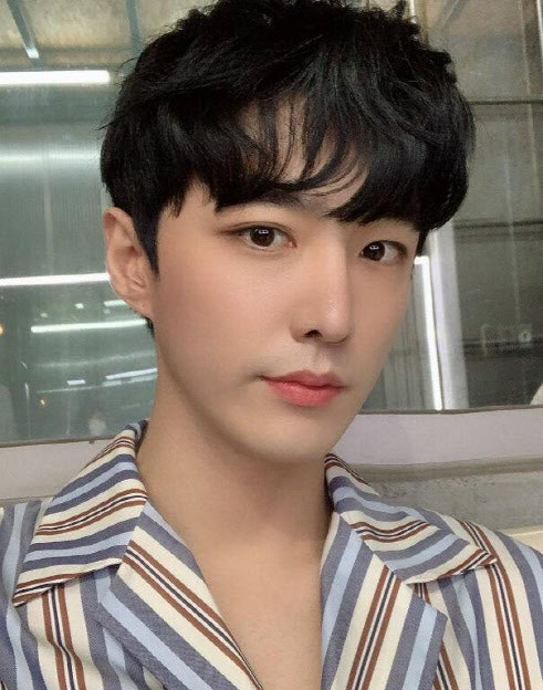 '유흥업소 출입 의혹' 뮤지컬배우 <b>김준영</b> 측 "모든 출연 <b>작품 하차</b>"
