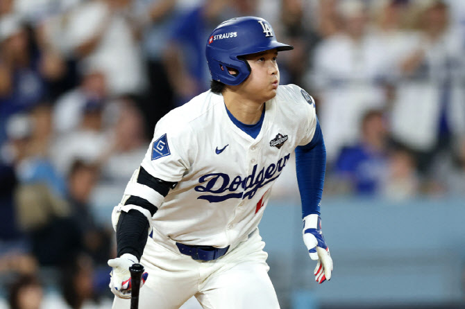 <b>오타니</b>, MLB 4번째 <b>실버슬러거</b>…이치로 넘어 일본인 신기록