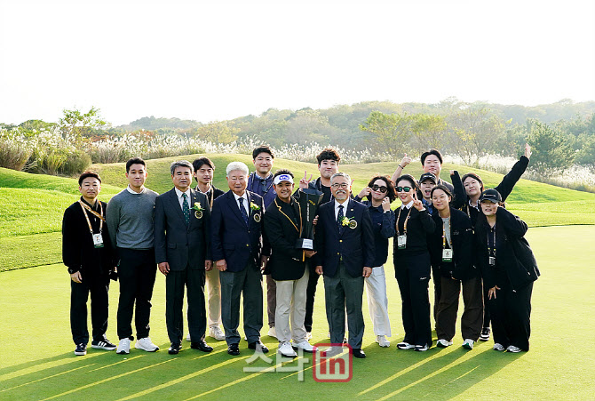 [포토] <b>박상현</b> <b>우승</b>, <b>KPGA</b> 화이팅