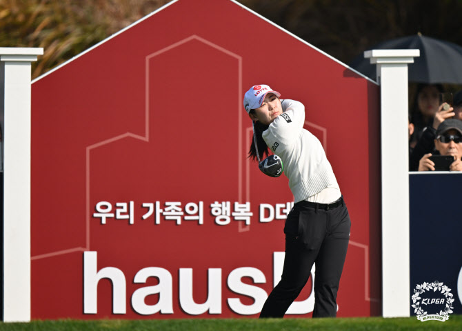 <b>LPGA 진출</b> 앞둔 <b>황유민</b>, KLPGA 최종전 4차 연장 끝에 <b>우승</b> "꼭 <b>우승</b>하고...