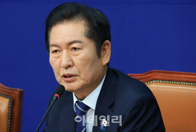 <b>정청래</b> "李, 대장동 뇌물 1000원 한장 안 받아…檢이 조작선동"