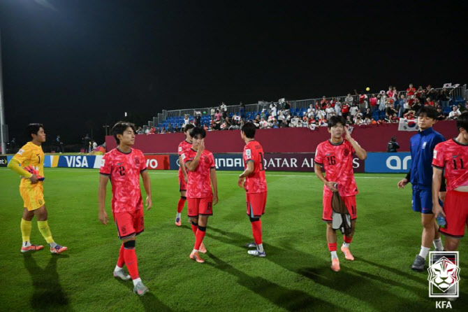 ‘2승 1무에도 조 2위’ 한국, <b>U-17 월드컵</b> 32강서 잉글랜드에 무릎