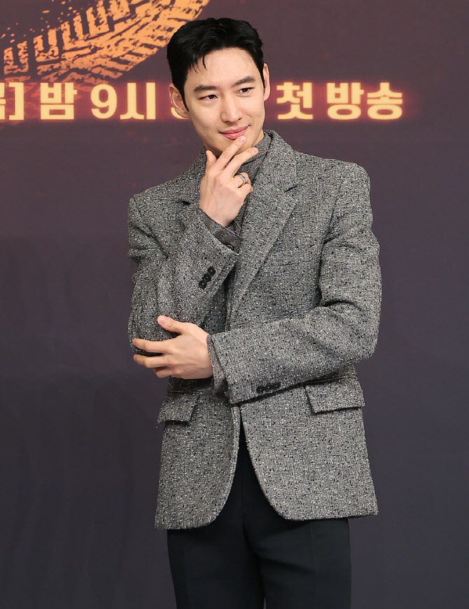 '<b>모범택시3</b>' <b>이제훈</b> "<b>대상</b> 욕심? 트로피 여러개 예상"