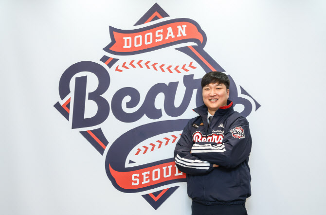 두산베어스, '국민 우익수' <b>이진영</b> 1·2군 <b>타격</b> 총괄<b>코치</b> 선임