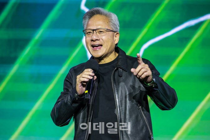 '엔비디아 실적'도 못살렸는데…<b>AI</b> 거품 공포 언제까지