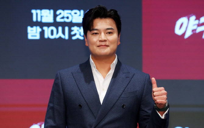 '<b>야구여왕</b>' 추신수 "첫 감독직 도전…<b>여자야구</b> 사명감 생겨"