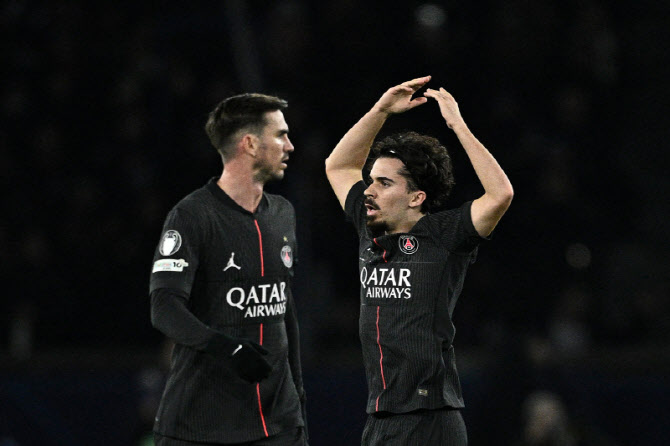 '이강인 교체 출전' PSG, <b>손흥민</b> 떠난 <b>토트넘</b>과 난타전 끝 승리