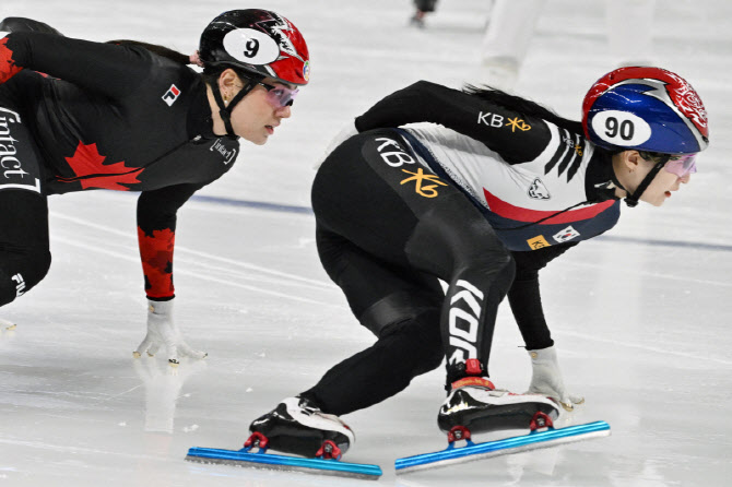 <b>쇼트트랙 최민정</b>, 월드투어 1000m <b>패자부활전</b>으로 준준결승 재도전