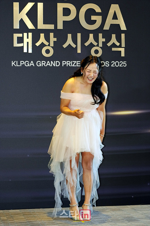 [포토]<b>노승희</b>,포토월에서 빵 터진 웃음
