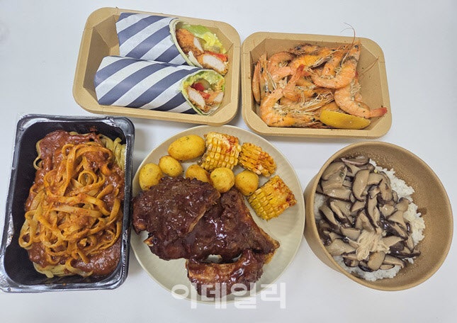 단돈 3990원 ‘밥상판 다이소’ 메뉴에 줄 서는 이곳[먹어보고서]