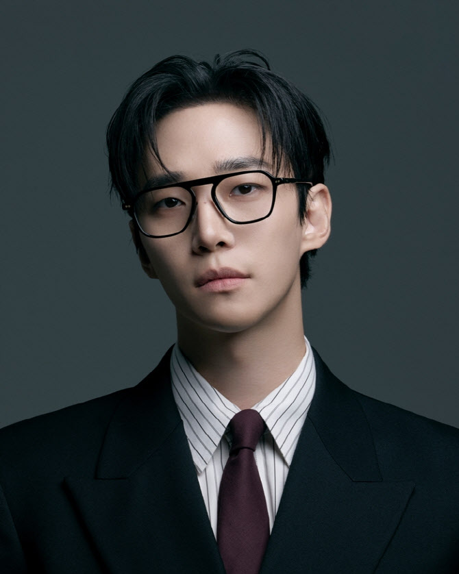 '<b>태풍상사</b>' <b>이준호</b> "1인 기획사 독립…팔자에 없던 사장 됐죠" [인터뷰]...