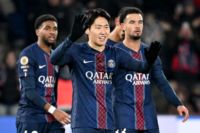 '<b>이강인</b> <b>선발 출전</b>' <b>PSG</b>, 스타드 렌에 5-0 대승...선두 탈환 기대↑