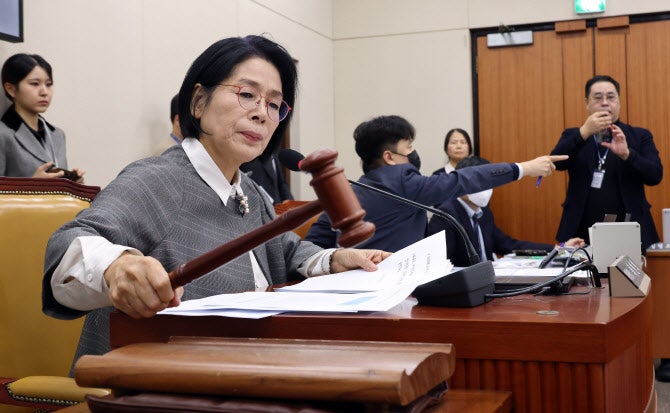 <b>쿠팡</b> 청문회 17일 연다…창업자 김범석 의장 증인 채택