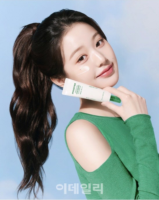 <b>K뷰티</b>, 장원영·유재석 등 장수모델과 결별하는 이유
