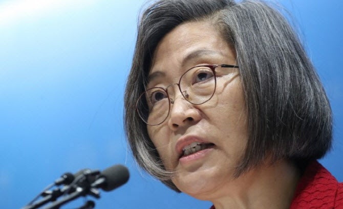 “李 아들 군 면제” 허위글 10초 게재…이수정, 벌금 500만원 낼까