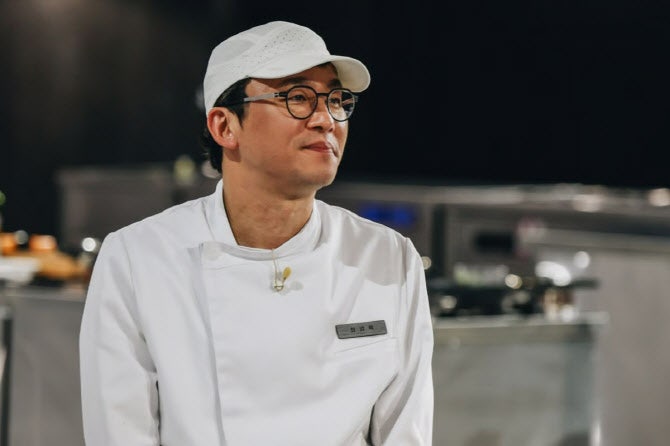 흑백요리사 우승 <b>최강록</b> 잡아라…‘선견지명’ 세븐일레븐 웃었다