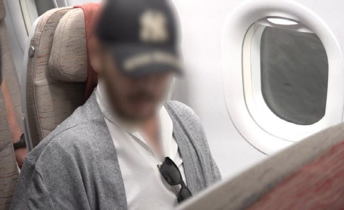 '마약왕' 박왕열, 한국행 비행기서 불평…"수갑 풀고 가면 안 돼요?"