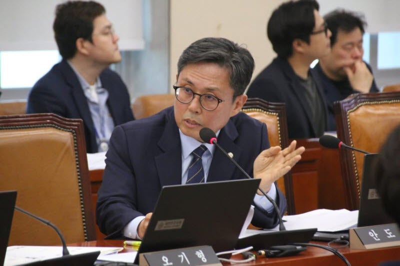 ‘선거법 위반’ <b>안도걸</b> <b>의원</b>, 항소심도 당선무효형 구형