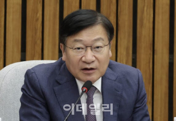 국힘 신임 원내대표에 3선 <b>정점식</b>...친윤·당권파