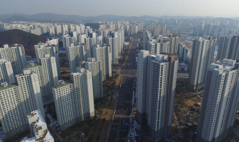 자고나면 수억 껑충, 2배 위약금도 불사…동탄 광풍, 그 이면엔