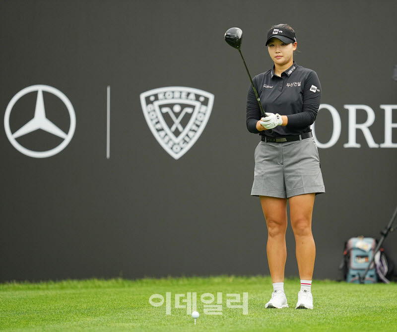 <b>김민솔</b>, <b>한국여자오픈</b> 품었다…데뷔 1년도 안 돼 통산 4승