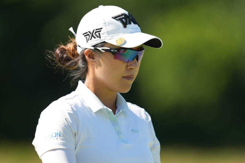 생애 첫 홀인원 후 3연속 버디…강민지, 마이어 LPGA 2R 공동 4위