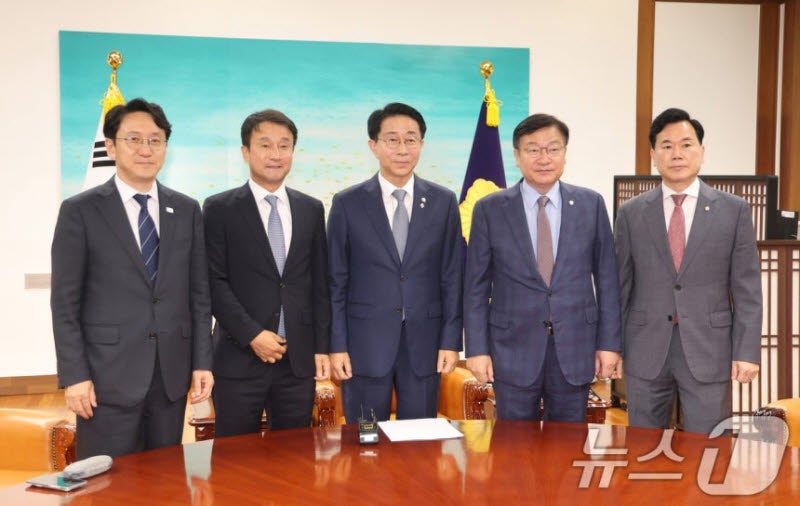<b>조정식</b> “24일까지 <b>상임위 명단 제출</b>하라”…민주 “절차대로”·국힘 ...
