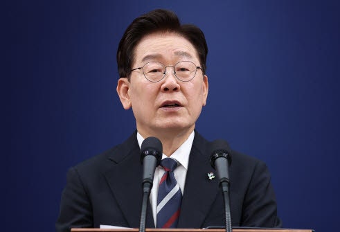 李대통령, <b>주한외교단</b> 靑 <b>만찬</b>에 초청
