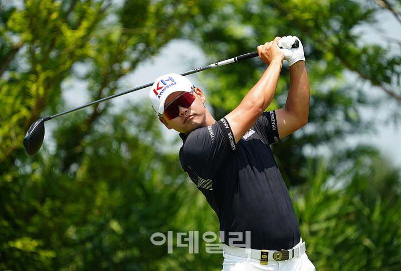 데뷔 10년 차 <b>정한밀</b>, 군산CC 오픈에서 '163전 164기' 첫 우승