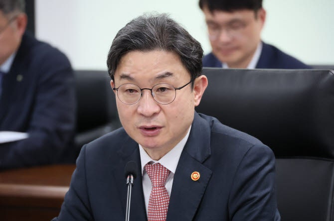 전국 첫 '지역 밀착형' 서민금융 복합<b>지원센터</b> <b>부산</b> <b>개소</b>