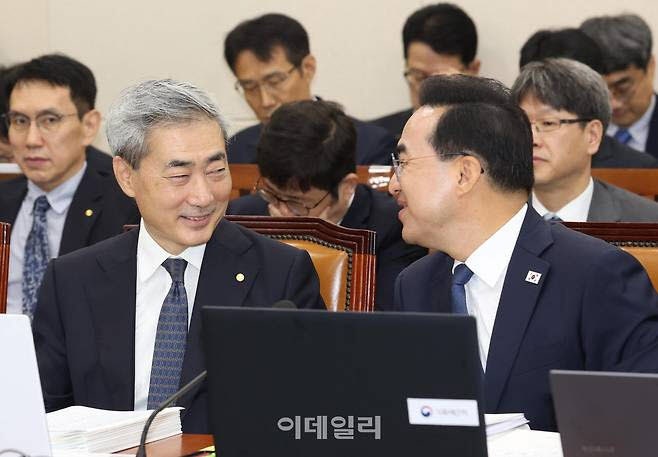 신현송 “스테이블코인 빨리 도입해야…은행 중심 발행 필요”(종합)