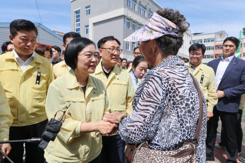 한성숙 <b>총리</b>, 충북 수해<b>현장</b> 긴급 점검…“상습 침수구역 전수조사” 지...