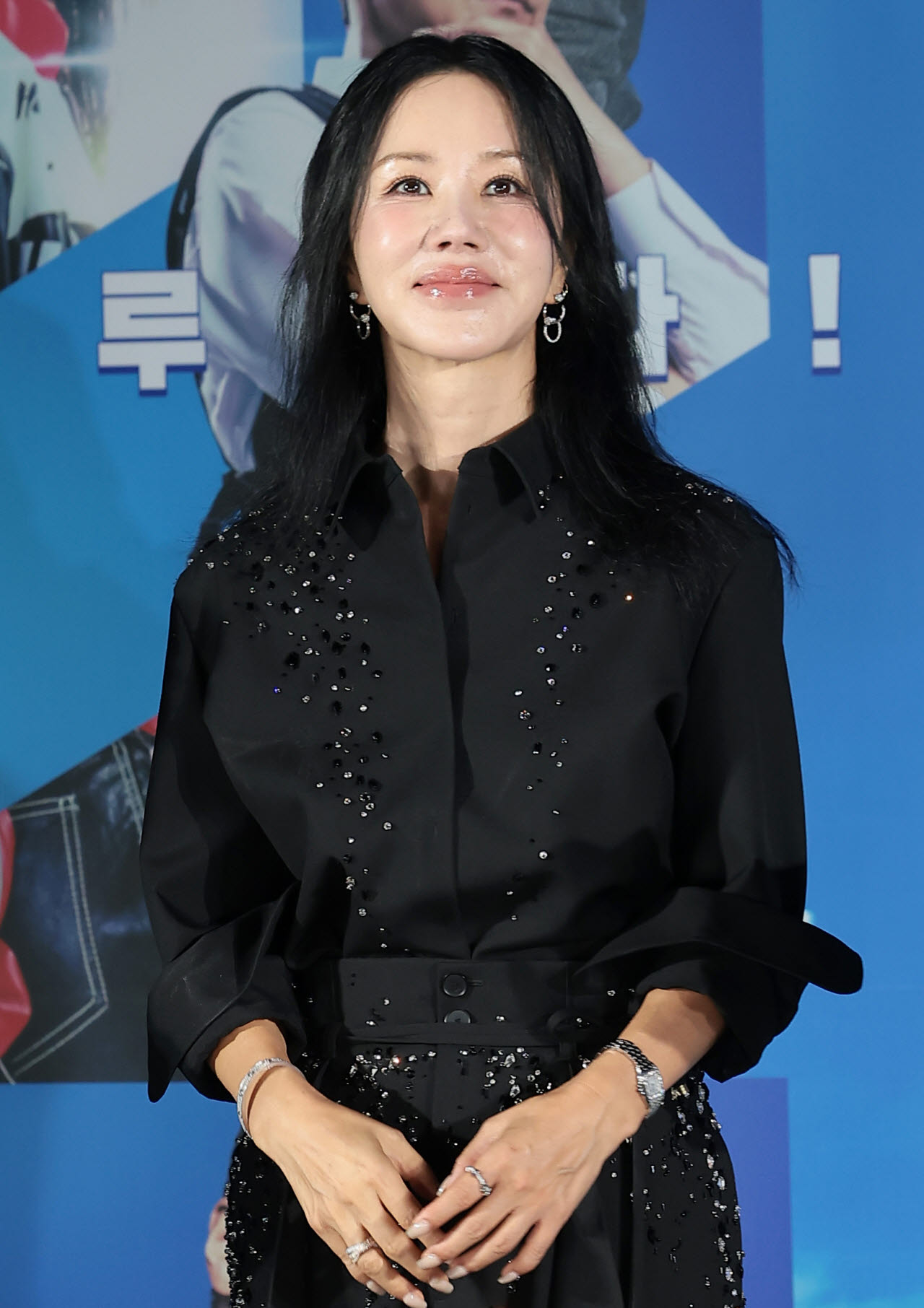 "톰 크루즈도 봐주길"…<b>엄정화</b> 자신한 코믹 액션 '<b>오케이 마담2</b>'