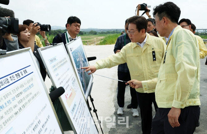 李, ‘<b>오송지하차도 참사</b> 3주기 “비극 잊어선 안 돼…선제적 대비할 것...