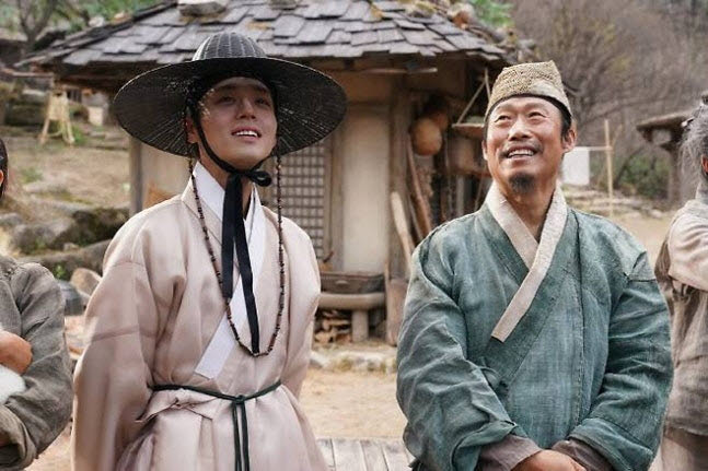 법원 "'<b>왕과 사는 남자</b>' 표절 아니다"…상영금지 가처분 기각