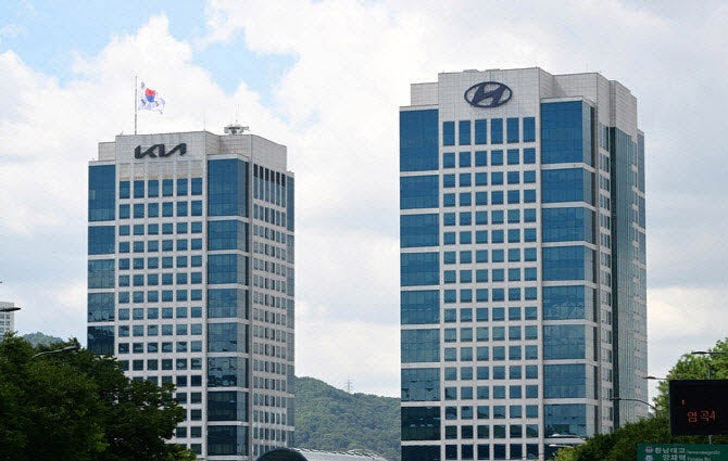 현대차·<b>기아</b>, <b>2분기</b> 나란히 '역대 <b>최대 매출</b>'…수익성은 뒷걸음질(종합...